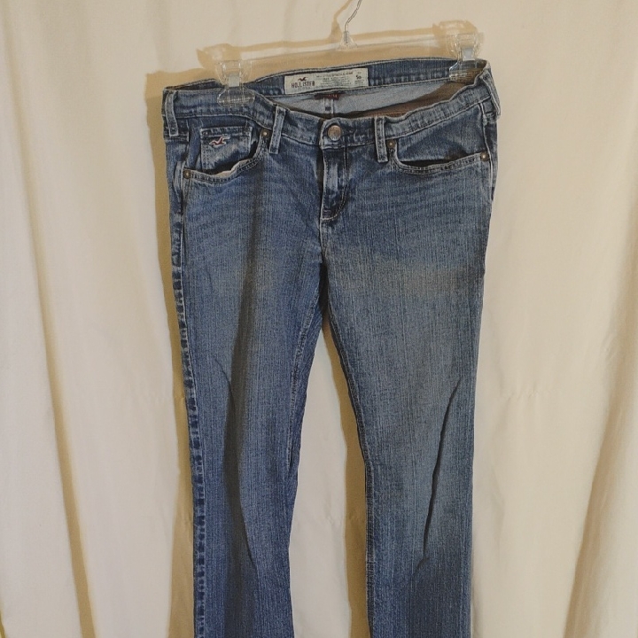 Hollister Women's Classic Blue Straight Leg Jeans